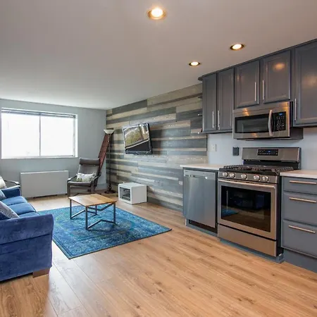 804 Free Parking Modern Downtown Apt, Great Wifi